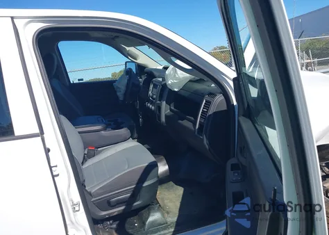 2023 Ram 1500 Classic Tradesman 4X4 6'4 Box z USA, uszkodzony, nr VIN 1C6RR7FT6PS539784